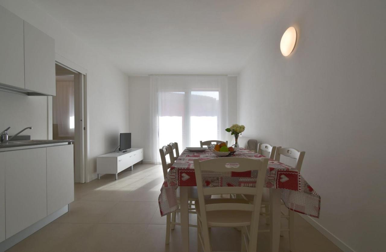Residence Al Molo - Agenzia Cocal カオルレ エクステリア 写真