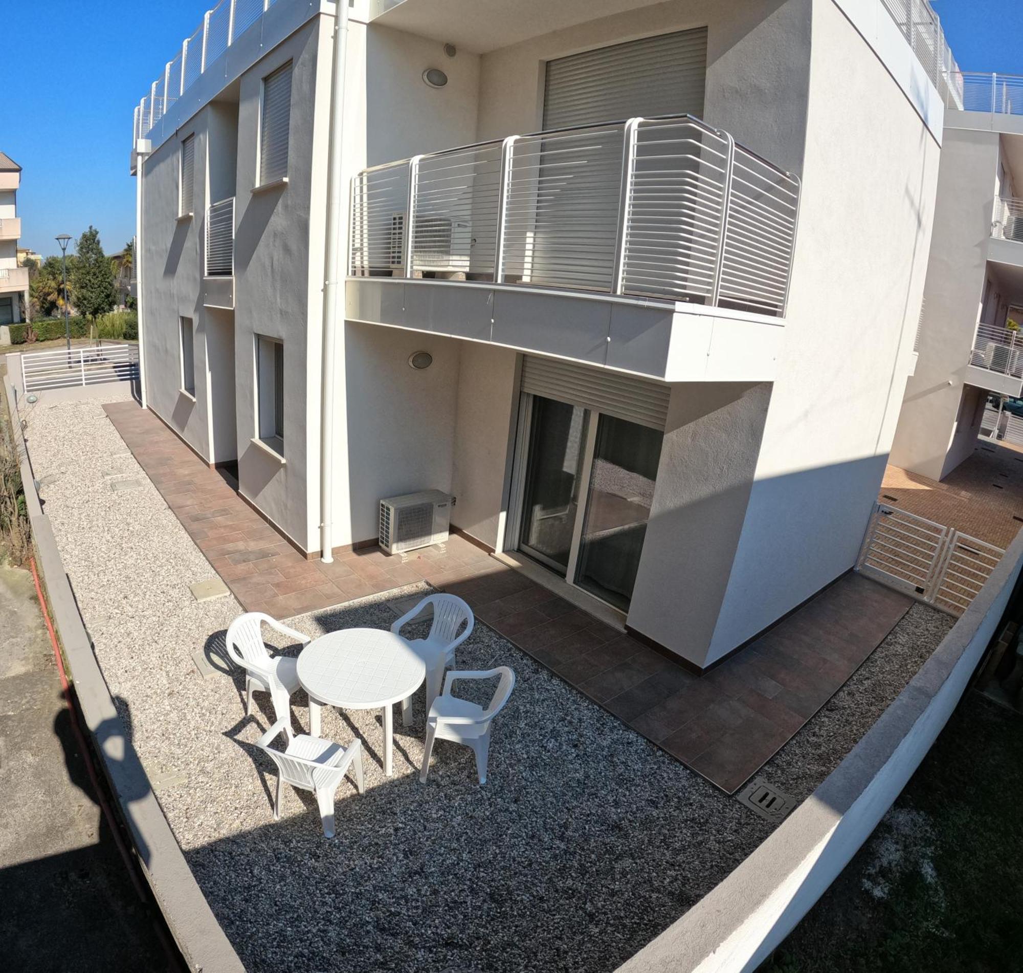 Residence Al Molo - Agenzia Cocal カオルレ エクステリア 写真